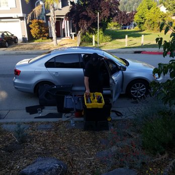 Diamond View Auto Glass - Side Passenger Window Replacement. Friendly Guy - Auto Glass Services Near Me - Santa Cruz, California Diamond View Auto Glass - Side Passenger Window Replacement. Friendly Guy - Auto Glass Services Near Me - Santa Cruz, California