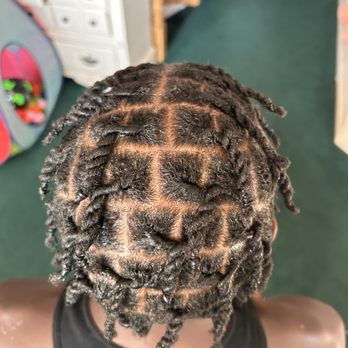 Luxurious Palace - Re-twist & Style - Hair Salons Near Me - Orem, Utah