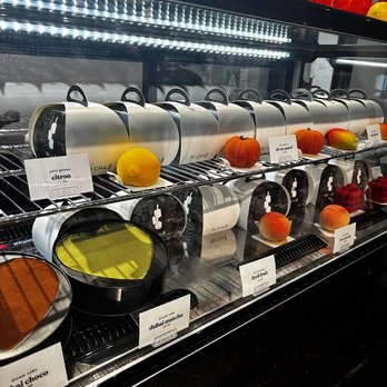 Tu Cha - cold pastry case - Desserts Near Me - Los Angeles, California Tu Cha - cold pastry case - Desserts Near Me - Los Angeles, California