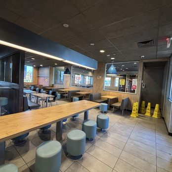 McDonald's - Lobby - Fast Food Near Me - Boulder City, Nevada