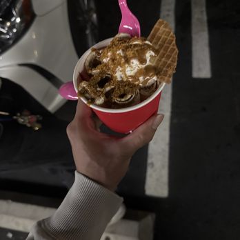 On A Roll - Ice Cream & Frozen Yogurt Near Me - Anaheim, California