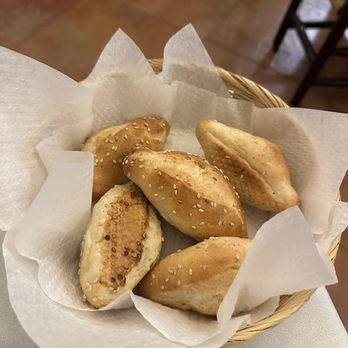 Café de Tacuba - Courtesy Bread Service - Mexican Near Me - México, D.F., DIF