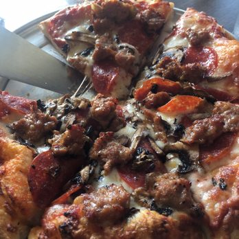 Stuft Pizza - Small sausage, pepperoni and mushrooms. Easy easy sauce. Mmmm - Pizza Near Me - Dana Point, California Stuft Pizza - Small sausage, pepperoni and mushrooms. Easy easy sauce. Mmmm - Pizza Near Me - Dana Point, California