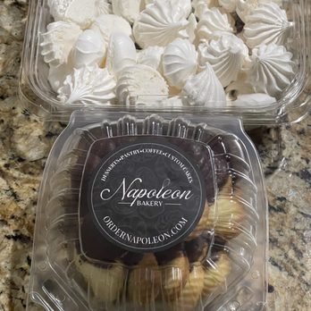 Napoleon Bakery - Extra treats - Bakeries Near Me - Northridge, California Napoleon Bakery - Extra treats - Bakeries Near Me - Northridge, California