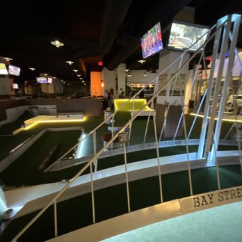Tipsy Putt - Pubs Near Me - Emeryville, California Tipsy Putt - Pubs Near Me - Emeryville, California