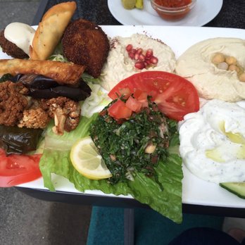 Hayat Am Rhein - Vegetarische Mäsaplatte - Lebanese Near Me - Bonn, NW