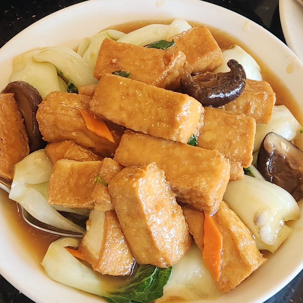Braised tofu with vegetables