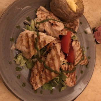 Le Fin de Siècle - Chicken salad - Brasseries Near Me - Brussel, BRU