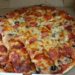 Sociables Bar & Grill - Large pizza