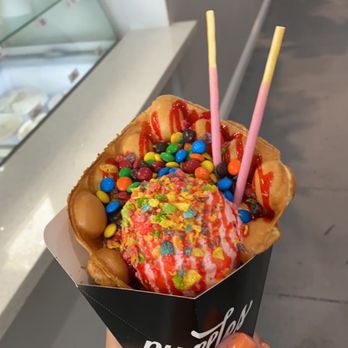 Puffles - Pocket Full of Sunshine Signature Creation - Desserts Near Me - Hollywood, Florida Puffles - Pocket Full of Sunshine Signature Creation - Desserts Near Me - Hollywood, Florida