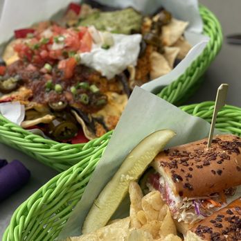 Umalu - Ahi Sandwich& nachos - Hawaiian Near Me - Lahaina, Hawaii Umalu - Ahi Sandwich& nachos - Hawaiian Near Me - Lahaina, Hawaii
