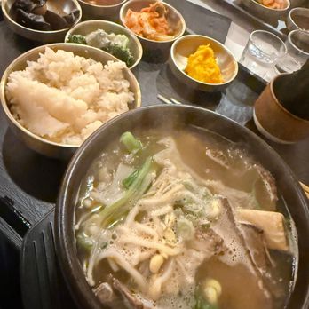 Woodam  - sogogi gukbap (beef and rice soup) - Korean Near Me - Flushing, New York