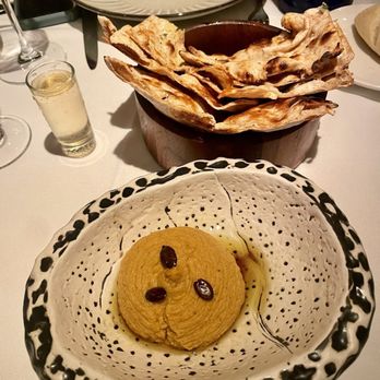 Aarde Restaurante - Hummus - Spanish Near Me - Madrid, M