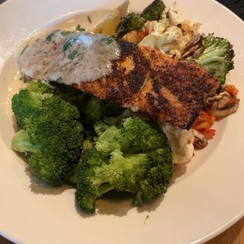 BJ's Restaurant & Brewhouse - Atlantic Salmon* - American Near Me - Tracy, California