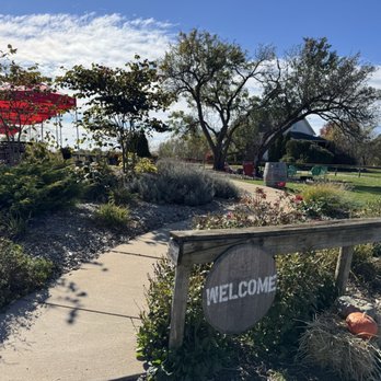 Hickory Creek Winery - Wineries Near Me - Buchanan, Michigan