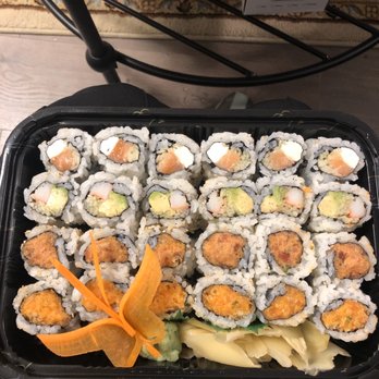 Sakura - Cali, spicy salmon, spicy tuna, phili roll - Sushi Bars Near Me - Brooklyn, New York