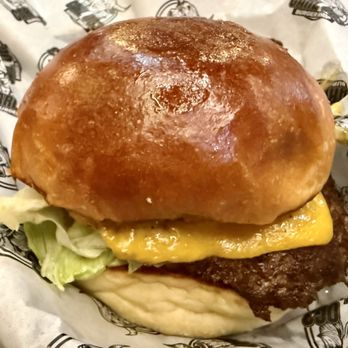 Carl Og3 Burger Shop - OG 3 Deluxe Cheese Burger - Burgers Near Me - Honolulu, Hawaii