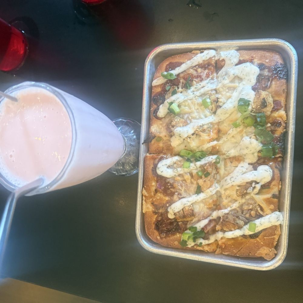 4th & State - BBQ Chicken Pizza x Milkshake - Strawberry Cheezecake - Vegan Near Me - Columbus, Ohio 4th & State - BBQ Chicken Pizza x Milkshake - Strawberry Cheezecake - Vegan Near Me - Columbus, Ohio