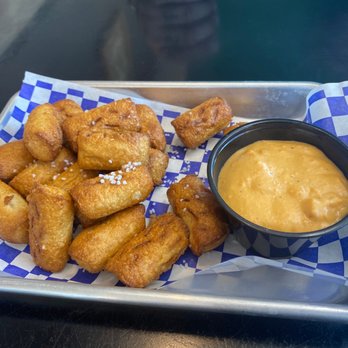 Indys Burger Joint - Pretzel bites appetizer - American Near Me - Indianapolis, Indiana
