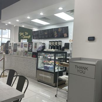 Ding Tea McDonough - Barista area w menu - Bubble Tea Near Me - McDonough, Georgia