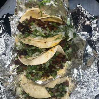 Tacos Super Gallito - Asada and Pastor tacos - Food Trucks Near Me - Los Angeles, California