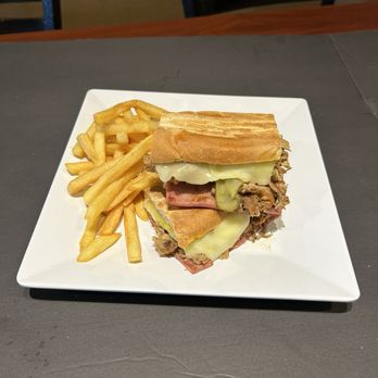 La Cucina Italiana - Cuban sandwich - Italian Near Me - Murfreesboro, Tennessee La Cucina Italiana - Cuban sandwich - Italian Near Me - Murfreesboro, Tennessee