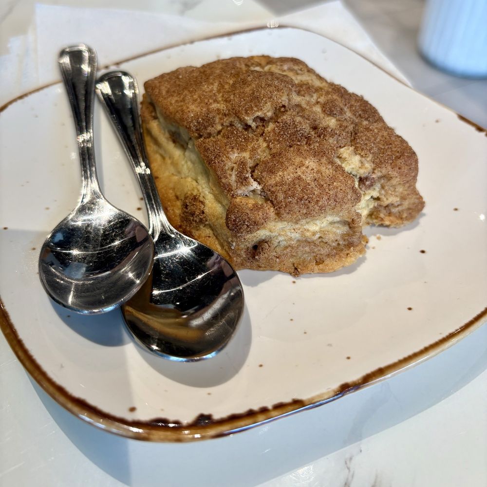 Crema Gourmet  - Cinnamon Scone - Breakfast & Brunch Near Me - Dania Beach, Florida