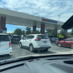 Costco Gas Station - Lots of cars