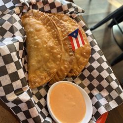 La Casa De Iris Puerto Rican Food - Empanadas de carne molida