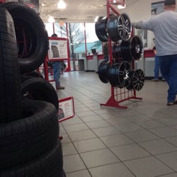 DISCOUNT TIRE - 14 Photos & 48 Reviews - Tires - 716 Hwy 71 W, Bastrop