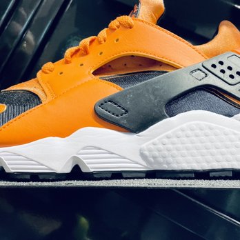 yellow huaraches foot locker