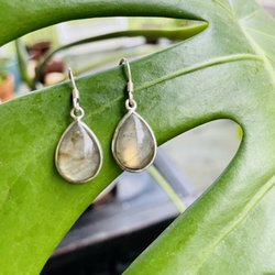 Deep Sea Gypsy - Labrodorite stone of transformation