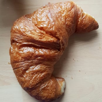 Backhus - Croissant knusprig und weich zugleich - Backshop Near Me - Wustrow, MV