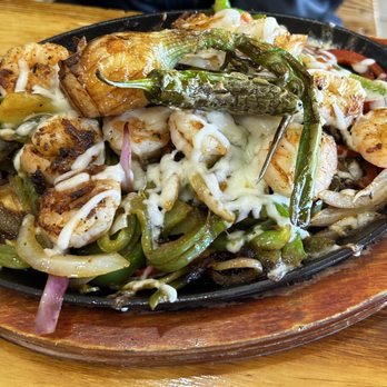El Chilacatazo - shrimp fajitas - Mexican Near Me - Salinas, California El Chilacatazo - shrimp fajitas - Mexican Near Me - Salinas, California