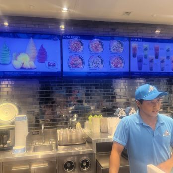 Uncle Sharkii Poke Bar - Hawaiian Near Me - Urban Honolulu, Hawaii