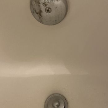 Club Quarters Hotel Downtown, Houston - Bath tub disgusting - Hotels Near Me - Houston, Texas Club Quarters Hotel Downtown, Houston - Bath tub disgusting - Hotels Near Me - Houston, Texas
