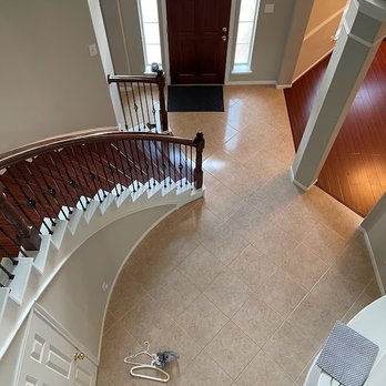Floors Mecca - Before picture of stairs, floors and front door. - General Contractors Near Me - Katy, Texas
