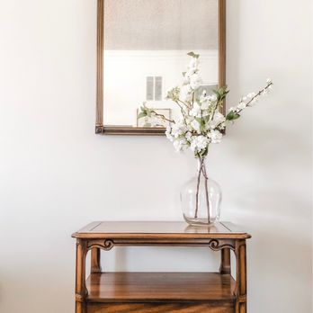 Pattye's Closet Vintage - Hung the mirror and matched it with a Weiman table that I scored from FB marketplace. So pretty! - Antiques Near Me - Montrose, California Pattye's Closet Vintage - Hung the mirror and matched it with a Weiman table that I scored from FB marketplace. So pretty! - Antiques Near Me - Montrose, California
