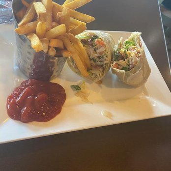 Mike's Grillhouse - Turkey spicy wrap, very fresh and delicious - American Near Me - Modesto, California