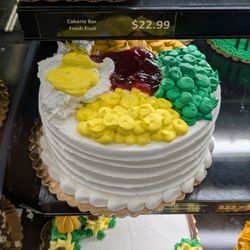Albertsons - Questionable cake design for turkey plate slop