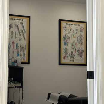 Revive Chiropractic Group - Relaxing room - Chiropractors Near Me - Los Angeles, California