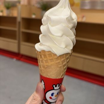 Mixue - Vanilla Soft Serve in my Hand - Coffee & Tea Near Me - New York, New York Mixue - Vanilla Soft Serve in my Hand - Coffee & Tea Near Me - New York, New York