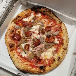 Pizza Hot - Meat lovers