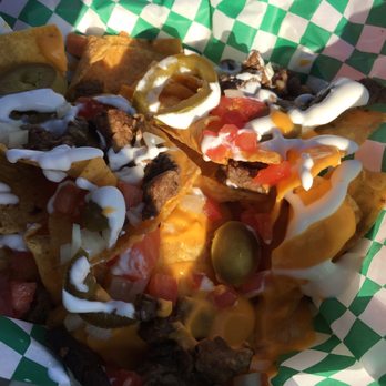 Hideaway Brew Garden - Yummy nachos - Beer Gardens Near Me - Hoffman Estates, Illinois