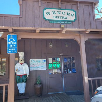 Wences Bistro - the entrance to a restaurant - Italian Near Me - Acton, California