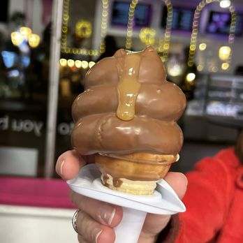 Twisted & Dipped - Build Your Own: Vanilla, Chocolate Dip, and Caramel infused sauce - Chocolatiers & Shops Near Me - Bethlehem, Pennsylvania