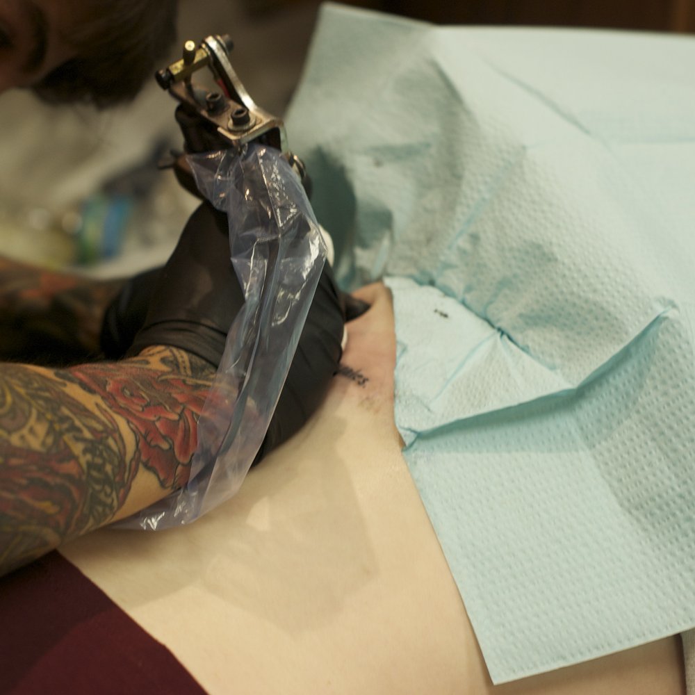 Peacock's Tattoo - Spencer tattooing me. - Tattoo Near Me - Jacksonville, Florida Peacock's Tattoo - Spencer tattooing me. - Tattoo Near Me - Jacksonville, Florida