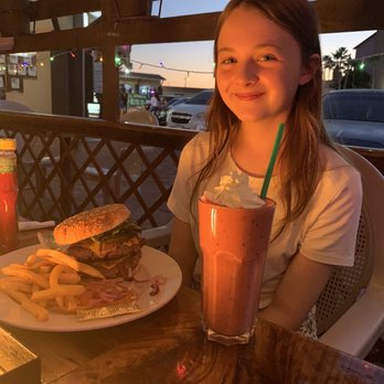 Max's Cafe - Max's burger & fruit smoothie (so good) - Breakfast & Brunch Near Me - Puerto Peñasco, SON