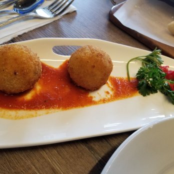 Montecatini Restaurant - Italian Near Me - Miami, Florida