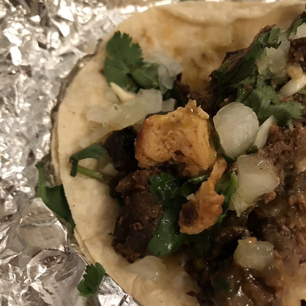 Del Taco - ..ordered a taco al carbon asada (beef). Looks like beef/chicken mix to me. yuck. not all people can eat chicken or vice verse. - Breakfast & Brunch Near Me - Salida, California